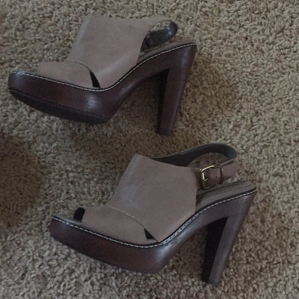 Platform sandals! - Picture 2 of 7